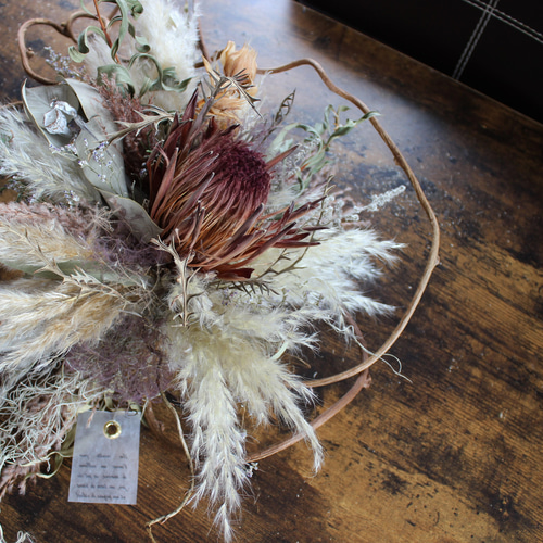 プロテアとキウイつるのリース パンパスグラス ドライフラワーリース