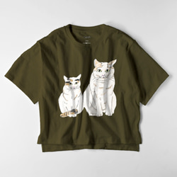 おおきい猫とちいさい猫　猫のカップル　オーバーサイズTシャツ　イラスト　ゆったり　ゆるかわ　フリーサイズ　レディース 1枚目の画像