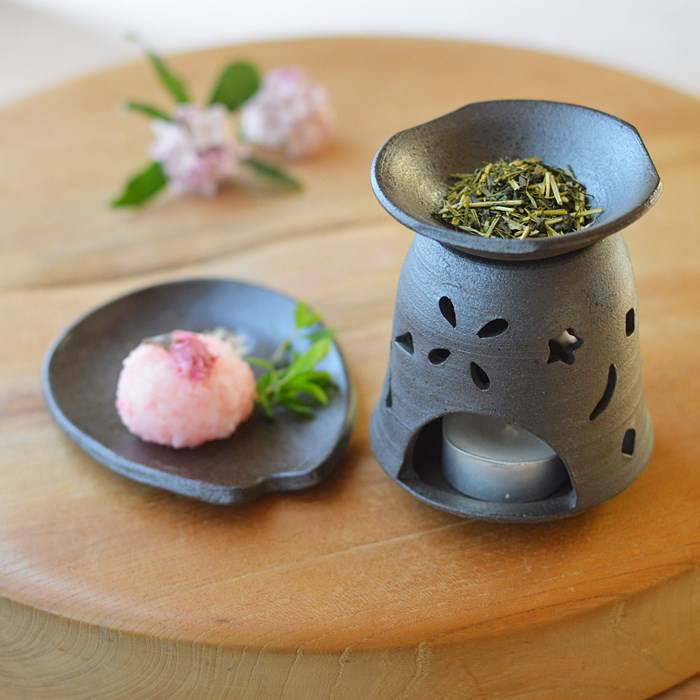 Creema限定福袋】 陶器のアロマポット・茶香炉 ＆ 桜小皿