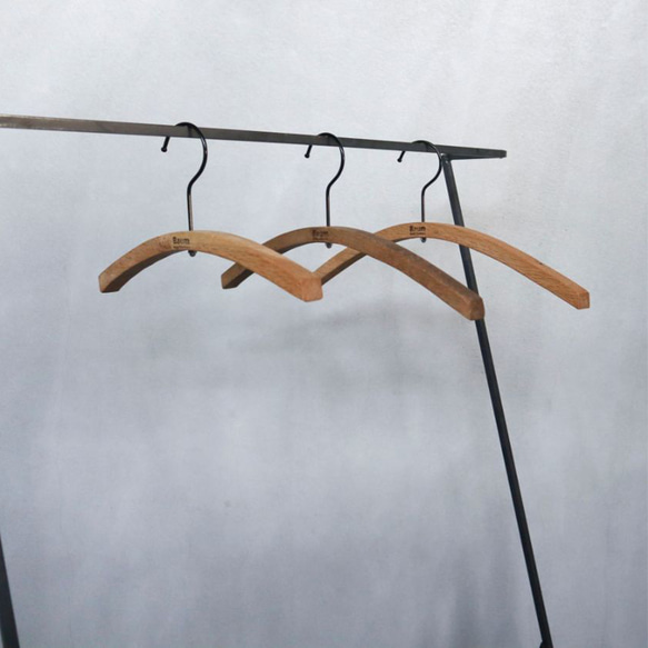 ＼送料無料／[U.S Hanger]アイアンと無垢材のハンガー 1本売り 衣類 洋服掛け アパレル 店舗什器-156- 3枚目の画像