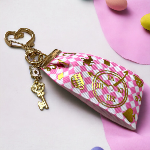 送料無料】♡大きめリボンのキーホルダー トランプ柄 ♡ミニ鍵チャーム 