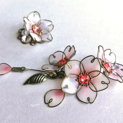 Cherry blossom (SAKURA) --  pierced earring / ear cuff 第4張的照片