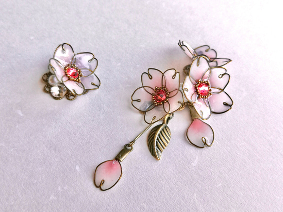 Cherry blossom (SAKURA) --  pierced earring / ear cuff 第1張的照片