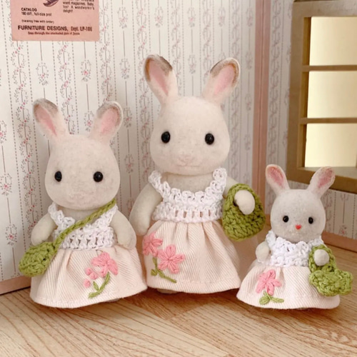 シルバニアファミリーの楽しい着せかえ服とこもの (レディ