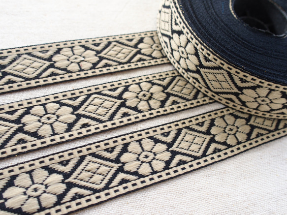 1m インド刺繍リボン チロリアンテープ 細 黒 北欧☆民族衣装☆手芸