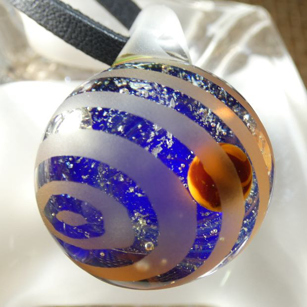 木星、水晶、線砂打ち（トンボ玉、ガラス、一点物、ペンダント）