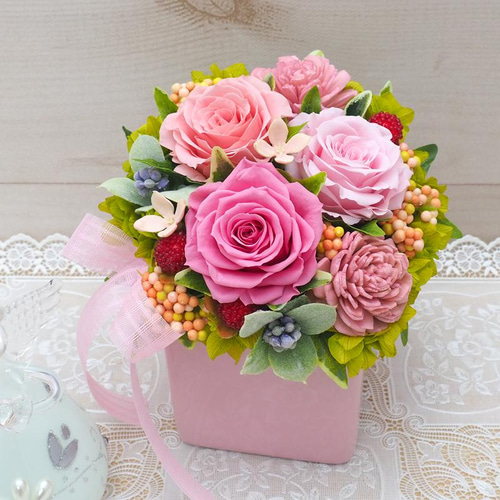 春色アレンジ♪ピンクの花器にピンクの花で可愛いアレンジ  