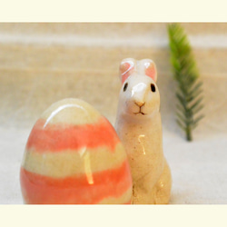 ウサギとタマゴ　イースター　うさぎの置き物　２個セット　手作り陶芸　陶器の置物 9枚目の画像
