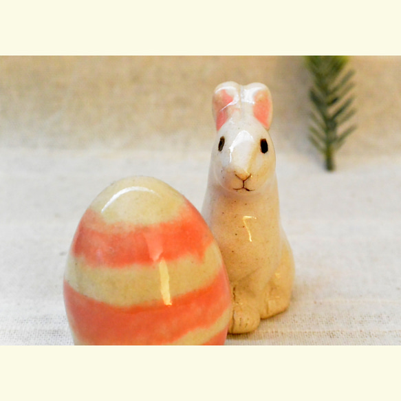 ウサギとタマゴ　イースター　うさぎの置き物　２個セット　手作り陶芸　陶器の置物 8枚目の画像