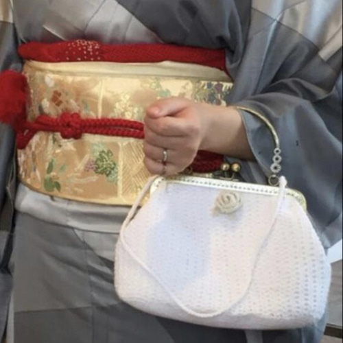 メロンパンみたいな白のがまぐちバッグ（口金ゴールド限定