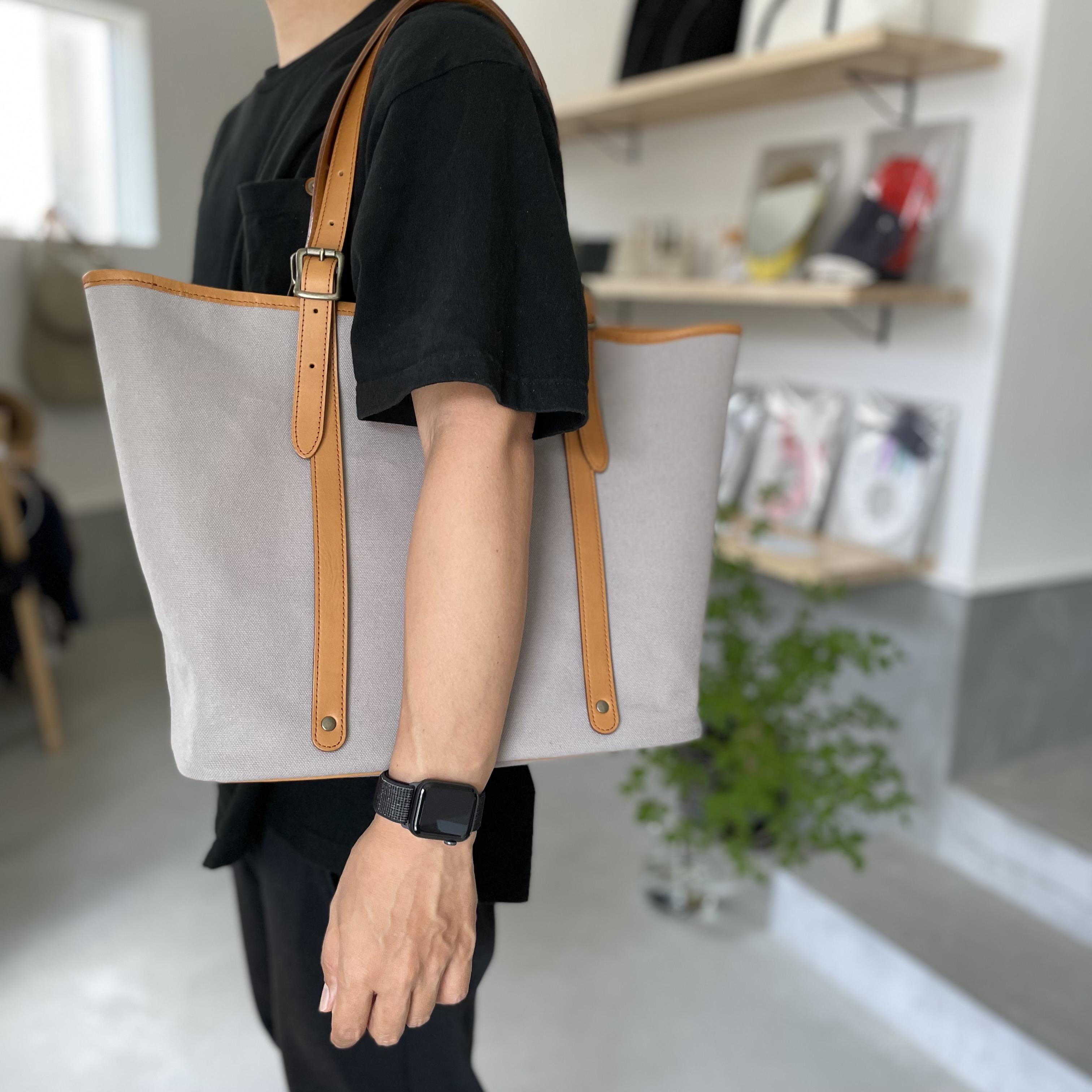 2way長さ調節 2枚貼り牛革ハンドルと6号帆布のトートバッグ【ブラック】