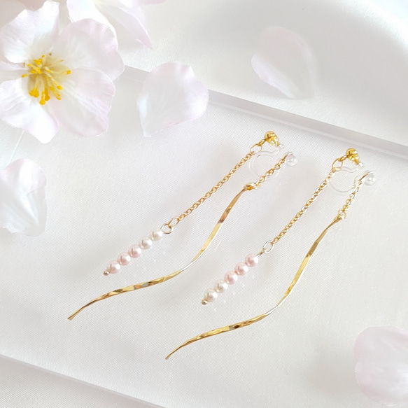 桜色5連パール×ウェーブイヤリング/ピアス♡金属アレルギー対応┃ノンホールピアス┃上品┃普段使い┃入学式┃春 1枚目の画像