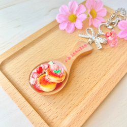 桜苺のパンケーキ＊バッグチャーム 2枚目の画像