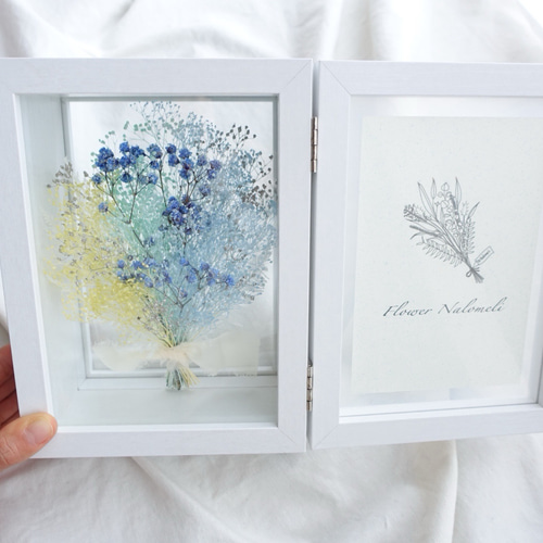 感謝のかすみ草ブーケ/プリザーブドフラワー 二つ折り写真立て 2L