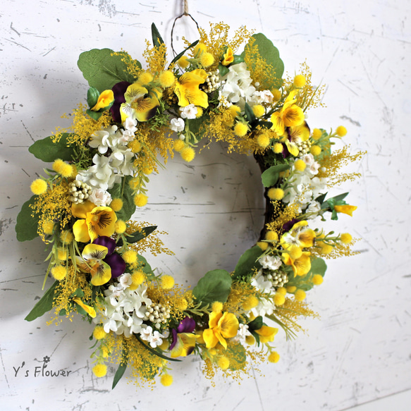 ミモザとパンジーのナチュラルリース 2枚目の画像