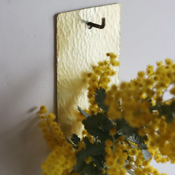 鎚目模様の壁掛け花器：真鍮／黒染 8枚目の画像