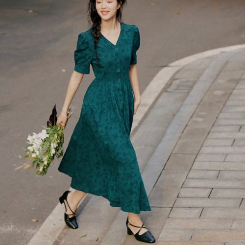 花びらジャガード織り モダンなシルエット Vネックロングワンピース