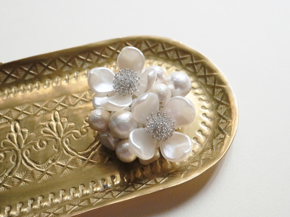 花水木胸針（珍珠）*優雅珍珠花水木山茱萸花棉珍珠正式場合 第1張的照片