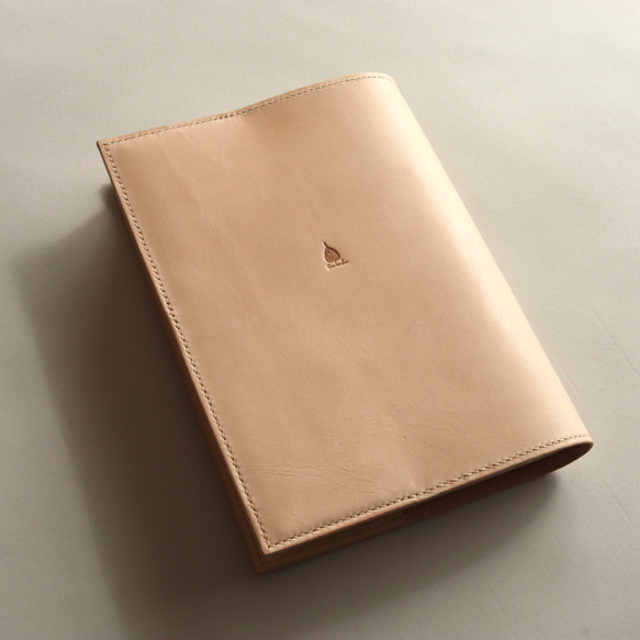 「読書がしたくなる」ヌメ革のソフトカバー単行本ブックカバー 5枚目の画像
