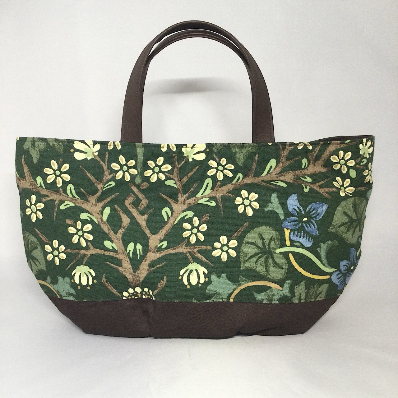 ぽっこり半円トート　ウィリアムモリス ブラックソーン 5,320円