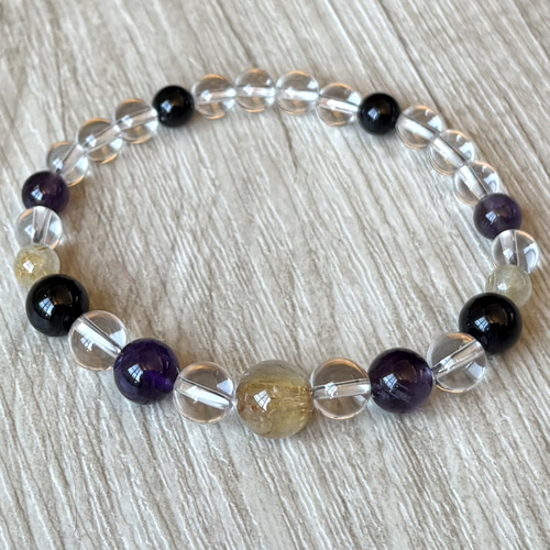 静けさと力強さを兼ね備えた/ルチルクォーツ・モリオン・アメジスト