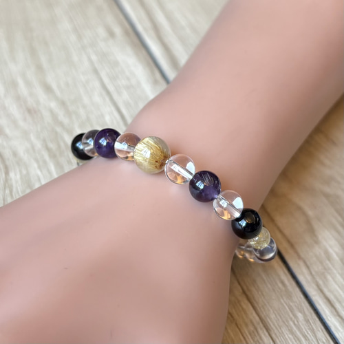 静けさと力強さを兼ね備えた/ルチルクォーツ・モリオン・アメジスト