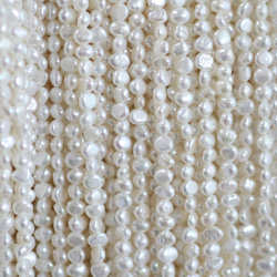 極小  淡水パール  ベビーパール  バロック  3〜3.5mm 3枚目の画像