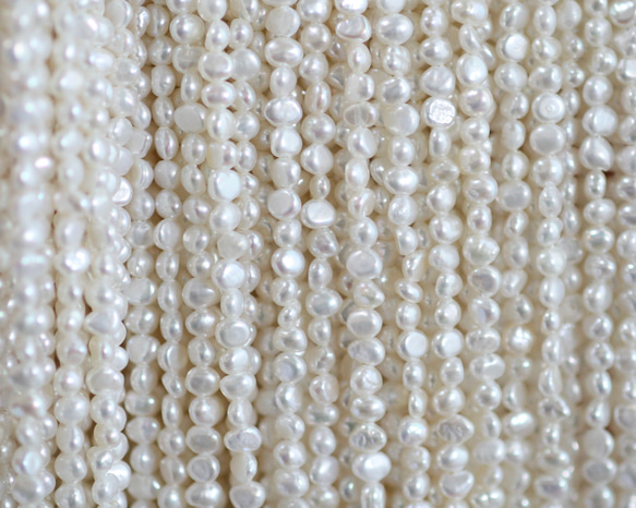 極小  淡水パール  ベビーパール  バロック  3〜3.5mm 3枚目の画像