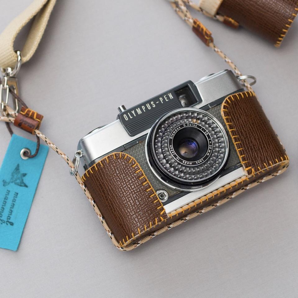 美品　OLYMPUS　オリンパス　35DC　フィルムカメラ　専用ケース付き カメラケース『Classic Leather』（オリンパスフィルムカメラPEN