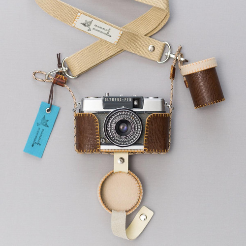 【オリンパス】Olympus 35 フィルムカメラ レンズ　ケース付き カメラケース『Classic Leather』（オリンパスフィルムカメラPEN