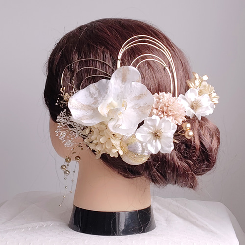 胡蝶蘭と小花の髪飾り 結婚式 成人式 卒業式 花嫁 和装 白無垢 色打掛  