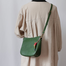 牛革斜め掛けショルダーバックレディース 大人 バッグ肩掛け ミニ