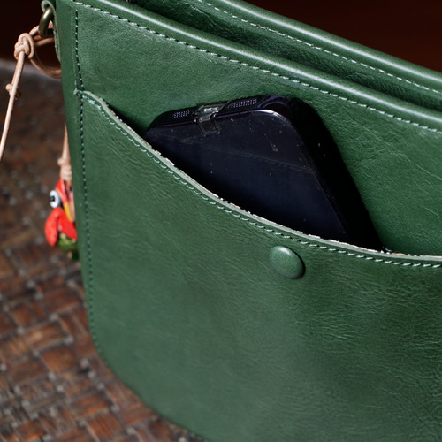 牛革斜め掛けショルダーバックレディース 大人 バッグ肩掛け ミニ