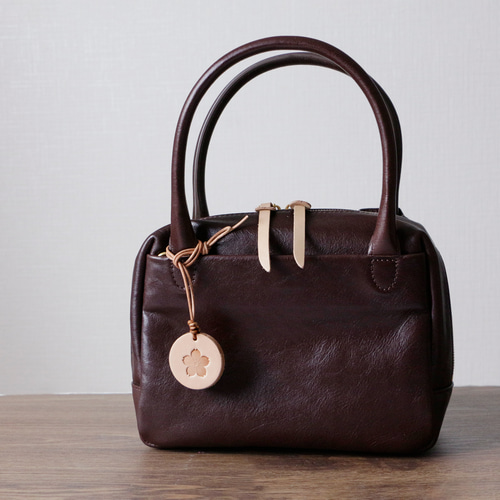 レザー桜刻印本革バッグチャーム ヌメ革 丸「桜」 その他アクセサリー