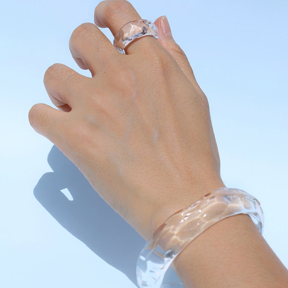 ガラス バングル “ice” Slim  (SS、S、Mサイズ)～溶けない氷シリーズ～ 3枚目の画像