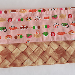 柴犬と和菓子のカゴプリント巾着袋　(ピンク、赤) 3枚目の画像