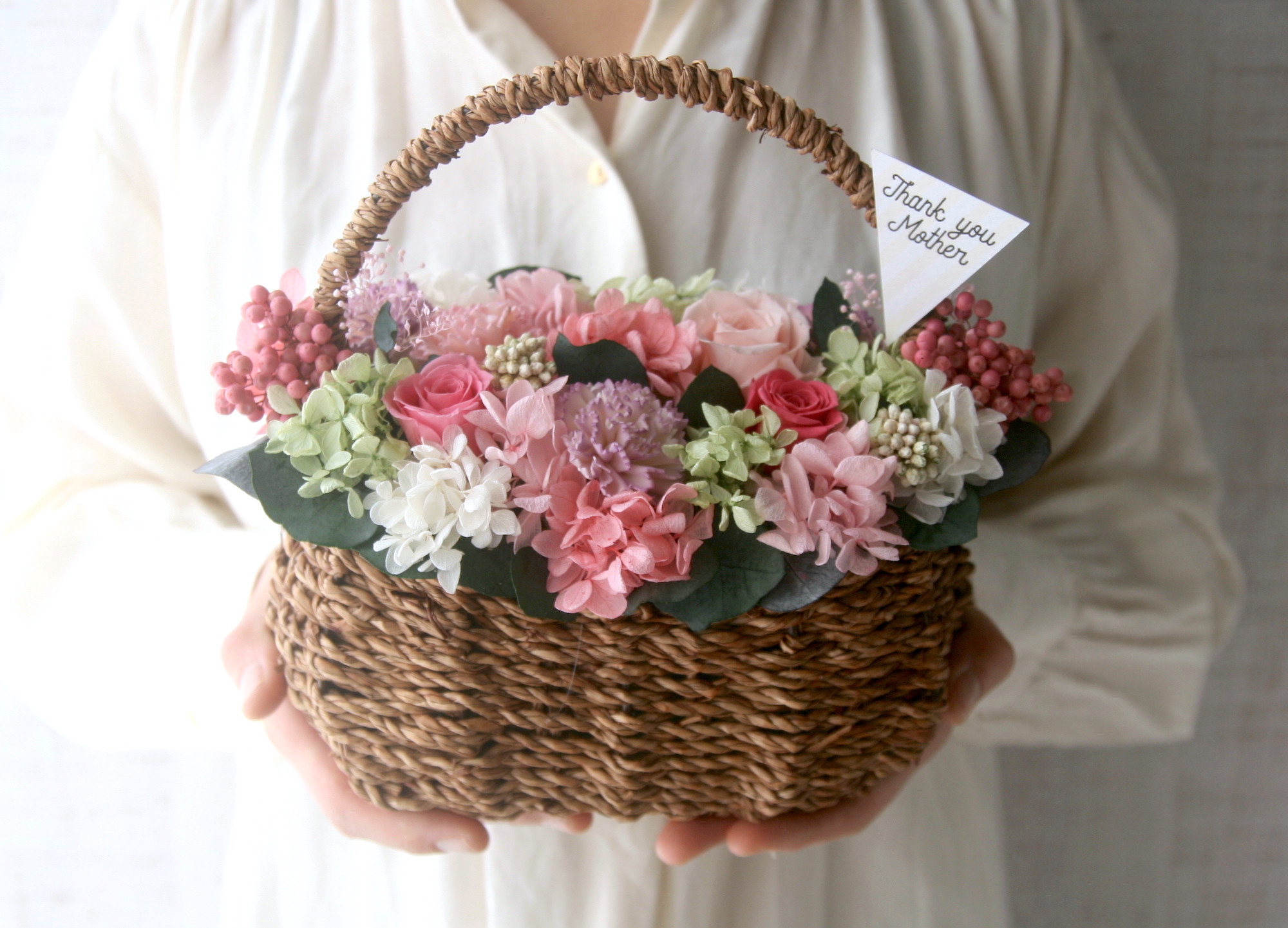 退職祝い　送別ギフトに フラワーバスケット Purple carnation -pink- 7,207円