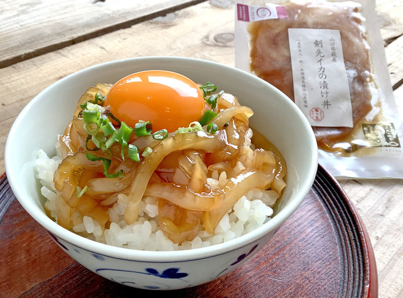 醤油糀だれに漬けた剣先イカの漬け丼－ご飯にのせるだけで名店の味！ 2枚目の画像