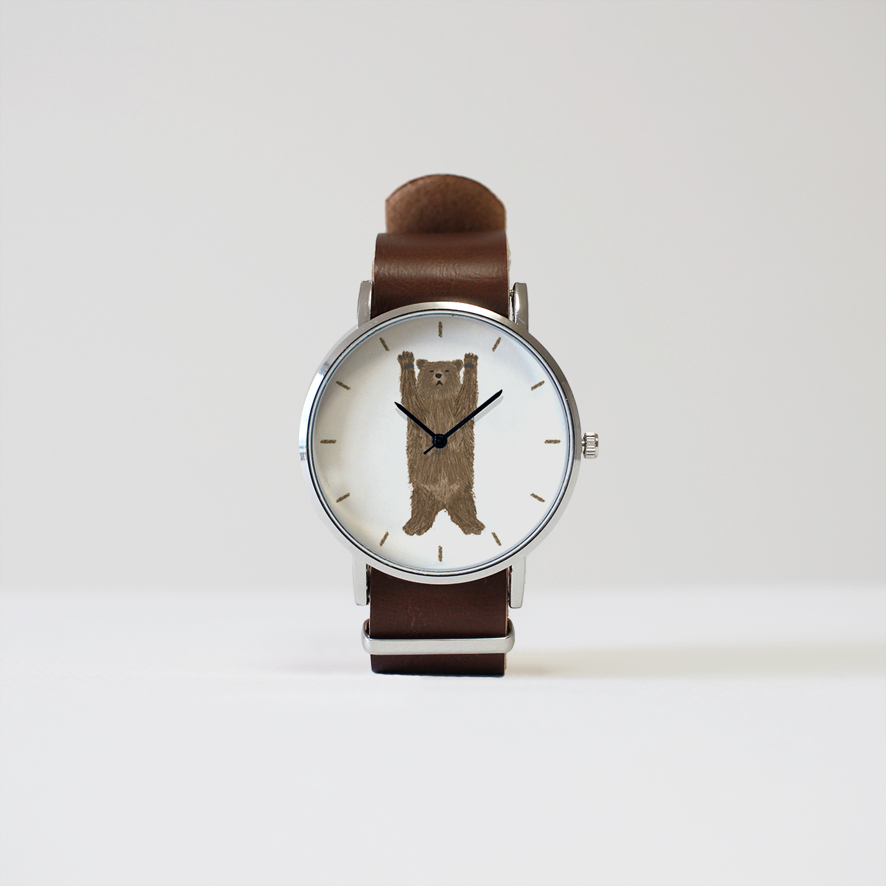 ヒグマの腕時計