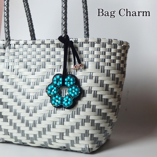 パール と ビーズ の おしゃれ で 大人可愛い バッグチャーム バッグ