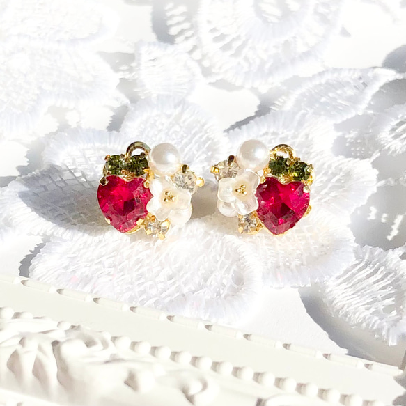 いちごハートのビジュー ピアス/イヤリング ピアス（その他