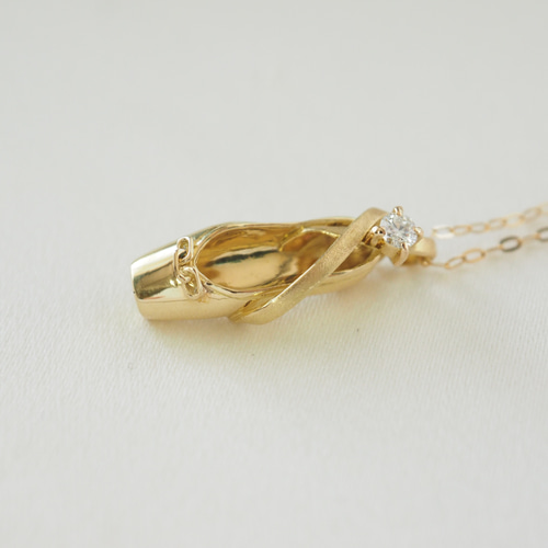 18金 バレエ トウシューズ ペンダント「シンデレラ」/ K18