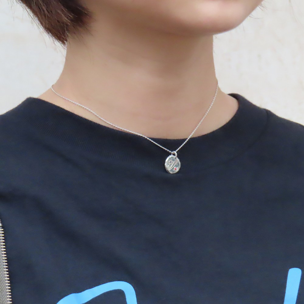 アルファベットネックレスV シルバー925 【刻印無料】 アルファベット イニシャル ネーム 名前 V ネックレス 箱