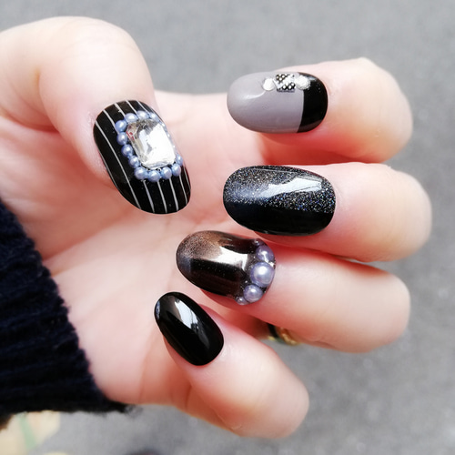 モノトーン✕スクエアビジューカジュアルネイルチップ○085 ネイル  