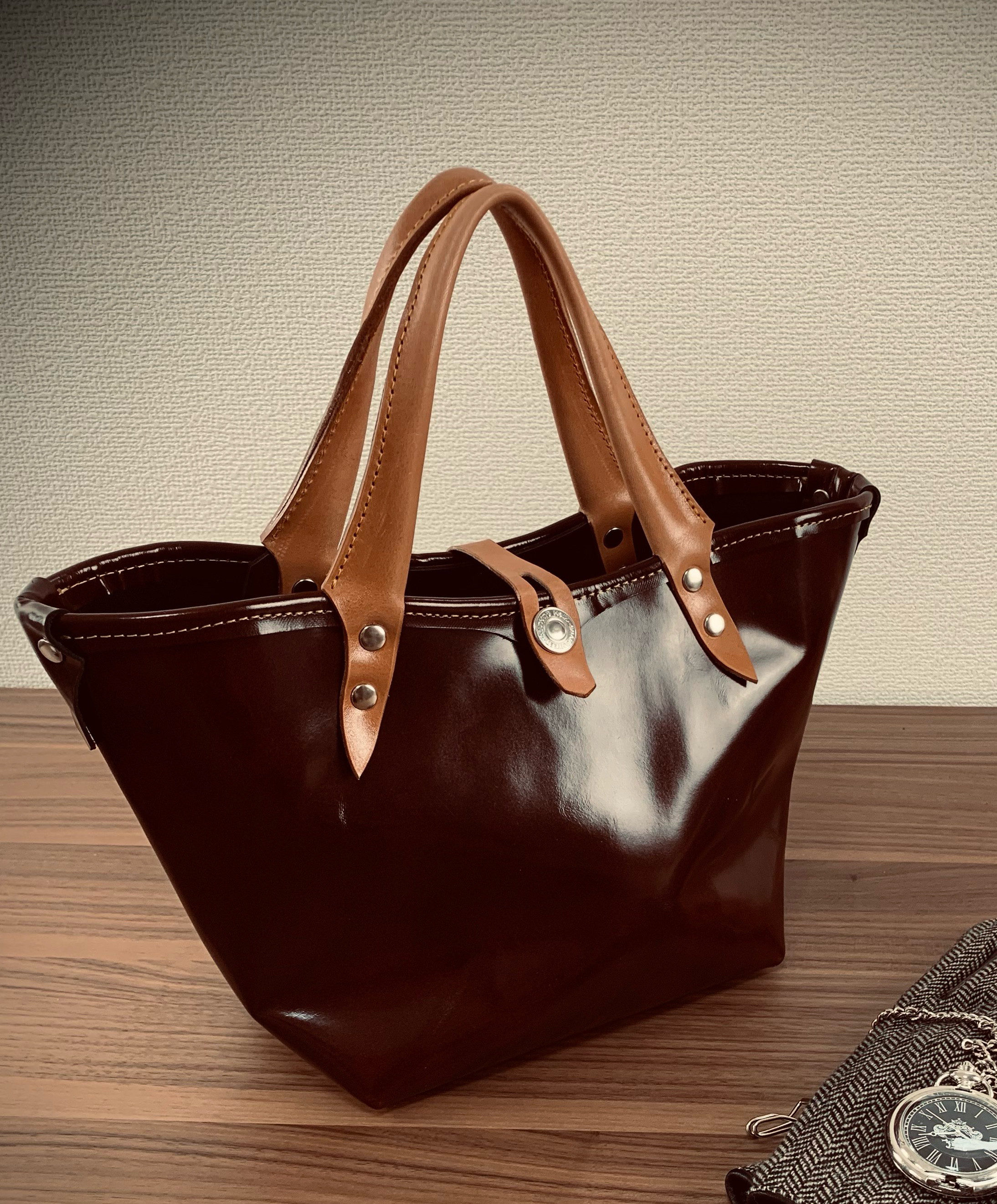 situla bag  gloss brown  スィートラバック　ユニセックス 13,500円
