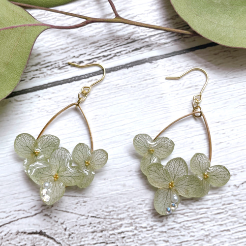 SALE ニュアンスカラー グレージュアナベル紫陽花ピアス/イヤリング 