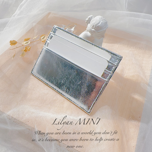 極希少カラー シルバー 本革 高級牛革 カードケース 極薄 定期入れ  