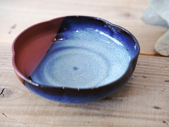 ：無名異焼の小鉢：梅・ブルー 2枚目の画像