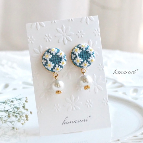 花かんむり刺繍のイヤリングorピアス・パール《ノースポール