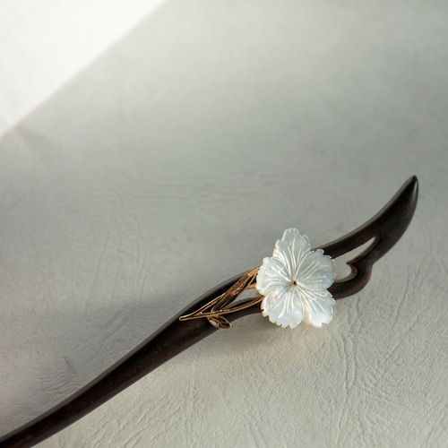 白蝶貝花と蝶のかんざし 黒檀 木製 簪 かんざし JOS 通販 11557888